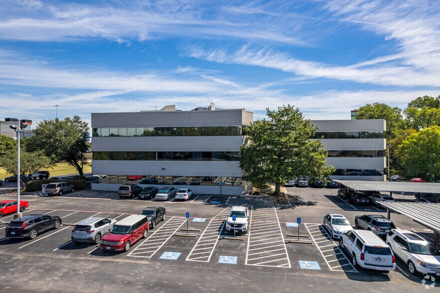 More Photos Of 2929 N Central Expy, Richardson Office For Lease