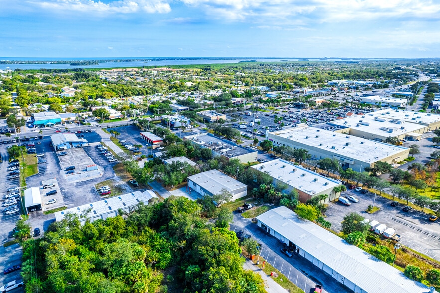 More Photos Of 925 13th Ln, Vero Beach Industrial For Sale