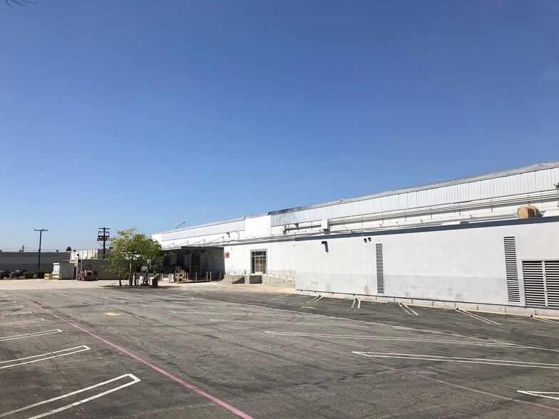 More Photos Of 3217 S Garfield Ave, Commerce Manufacturing For Sale