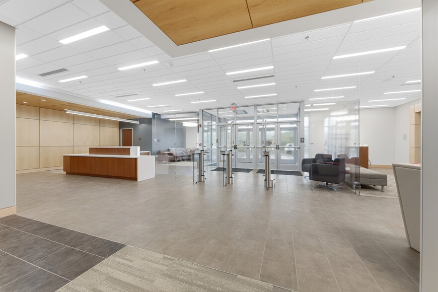 More Photos Of 423 Fortress Blvd, Morgantown Office For Sale