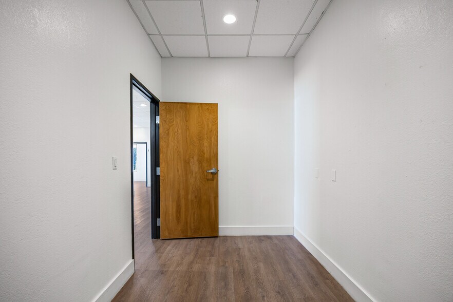 More Photos Of 7225 W Highway 71, Austin Medical For Lease