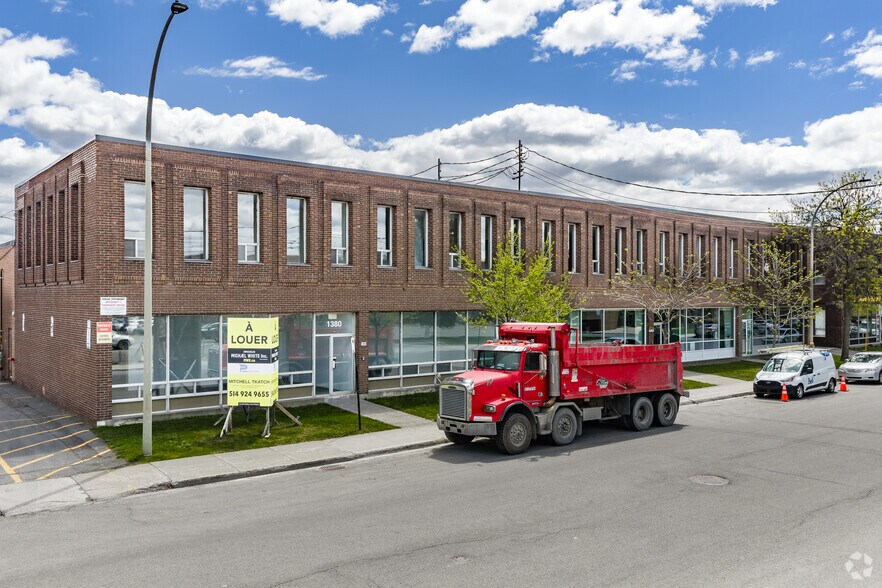 More Photos Of 1380-1420 Rue Chabanel O, Montréal Light Manufacturing For Lease