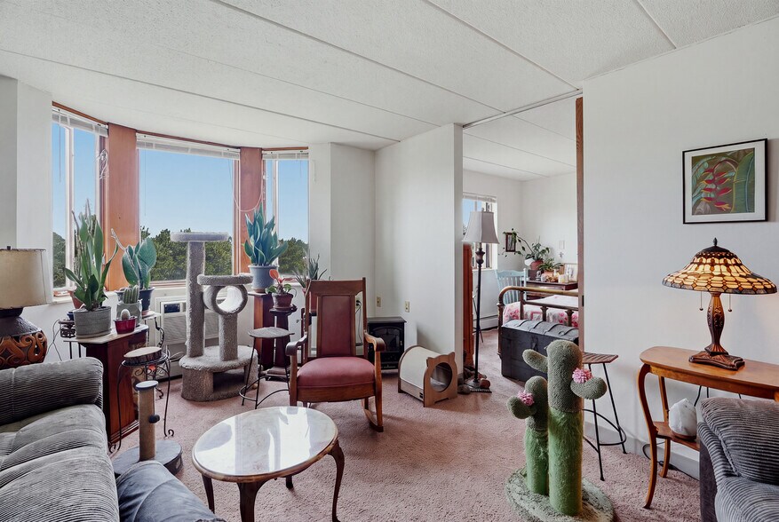 More Photos Of 985 Ivy Ave E, Saint Paul Apartments For Sale