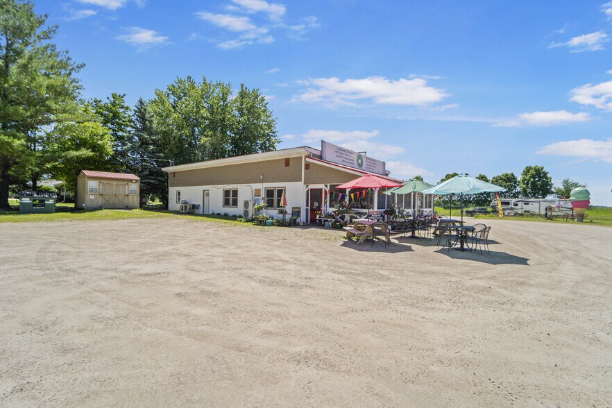 More Photos Of E6659 Wolf River Dr, Fremont General Retail For Sale