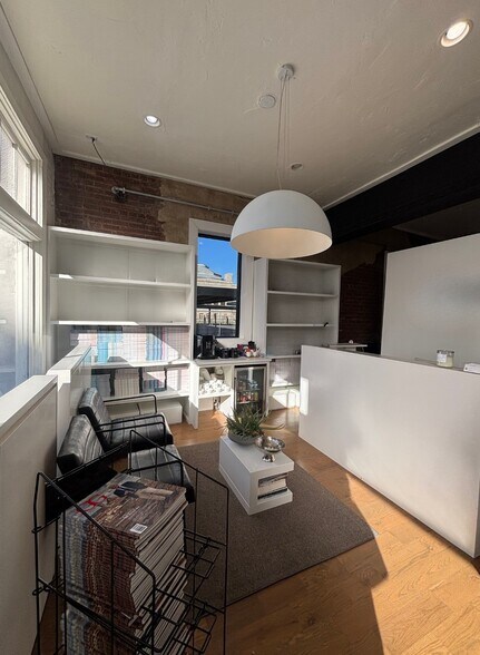 More Photos Of 1138 N Robinson Ave, Oklahoma City Office For Sale