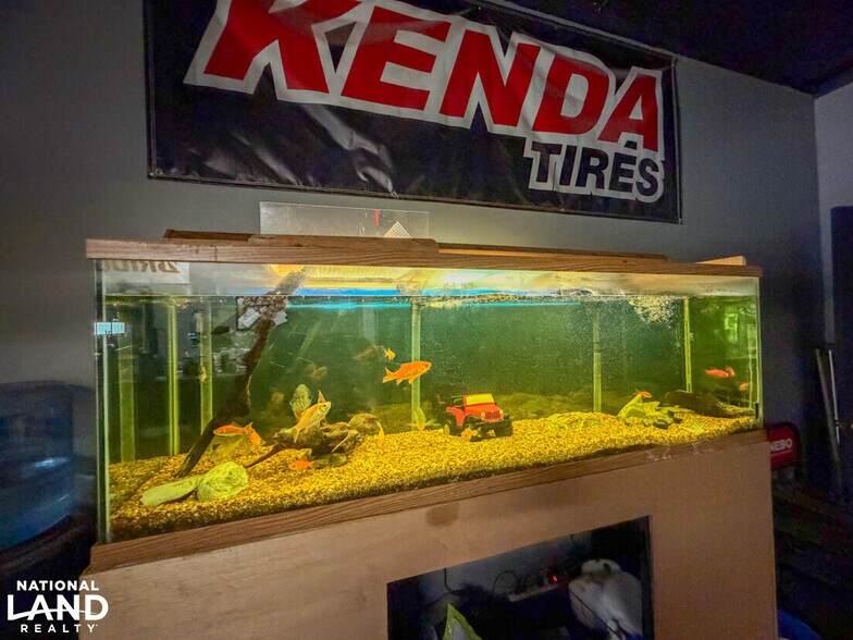 More Photos Of SR-5 S, Marion General Retail For Sale