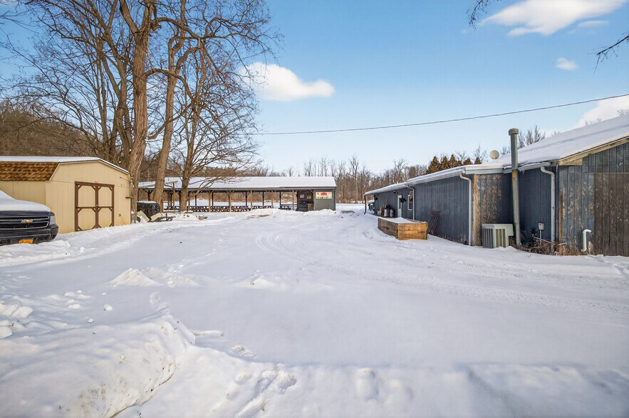 More Photos Of 2862 Guyanoga Rd, Branchport General Retail For Sale