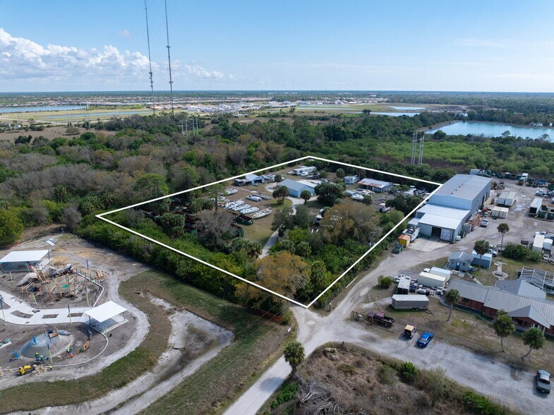 More Photos Of 3530 Laurel Rd E, North Venice Specialty For Sale