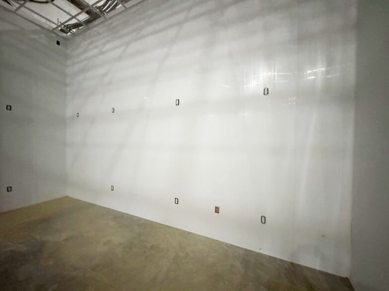 More Photos Of 369 Enterprise Dr, Batesville Industrial For Sale
