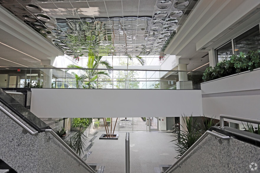 More Photos Of 6000 Midlantic Dr, Mount Laurel Unknown For Lease