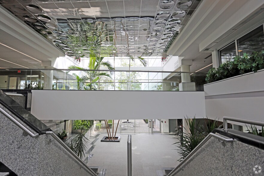 More Photos Of 8000 Midlantic Dr, Mount Laurel Office For Lease