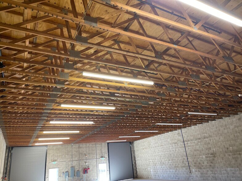 More Photos Of 12581 Branford St, Pacoima Manufacturing For Sale