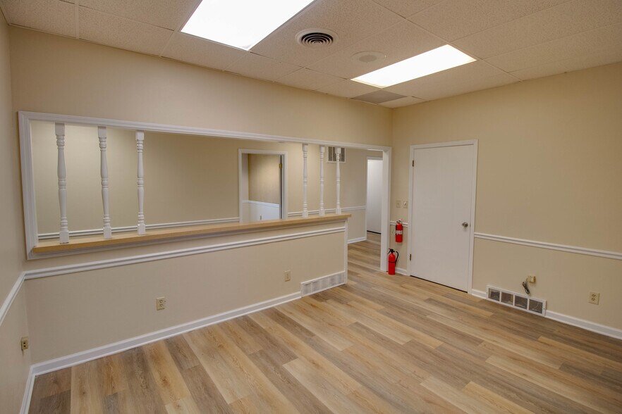 More Photos Of 202 W Main St, Glen Carbon General Retail For Sale