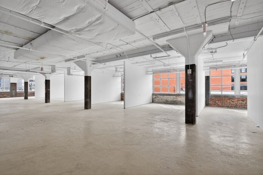 More Photos Of 111 Broadway, Nashville General Retail For Lease
