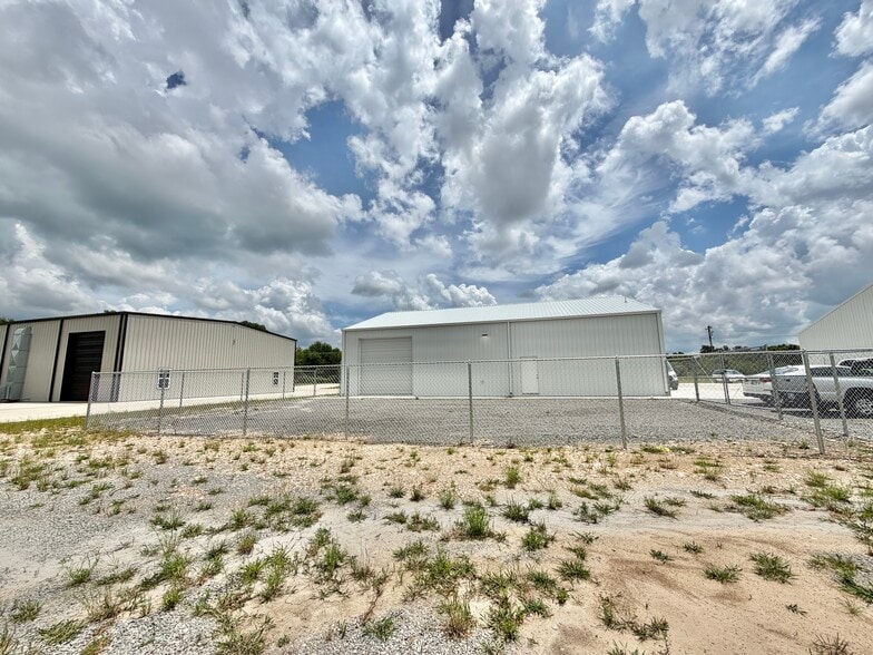 More Photos Of 1030 Moccasin ave, Tahlequah Flex For Lease