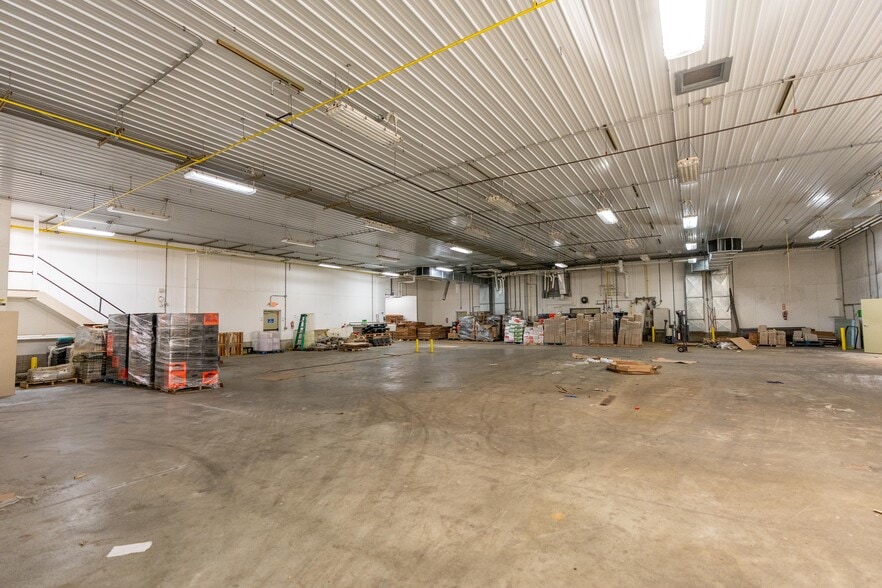 More Photos Of 2280 Deerfield Ave N, Dalton Industrial For Sale