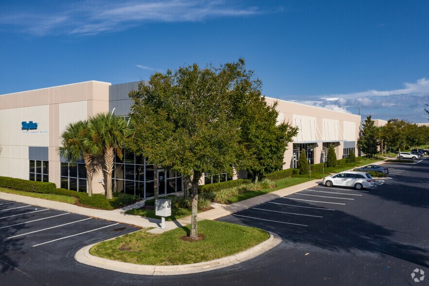 More Photos Of 2405 Commerce Park Dr, Orlando Unknown For Lease