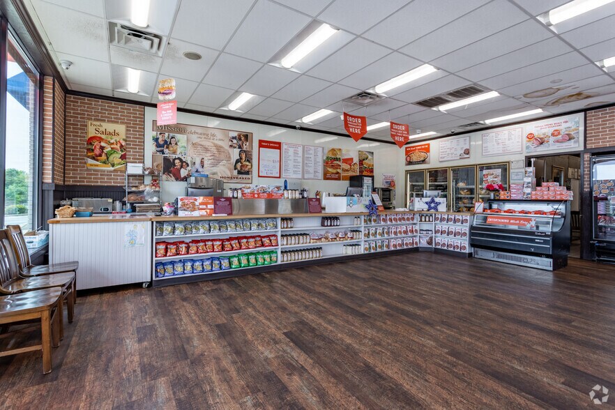 More Photos Of 1701 Rollins Way, Columbus Freestanding For Sale