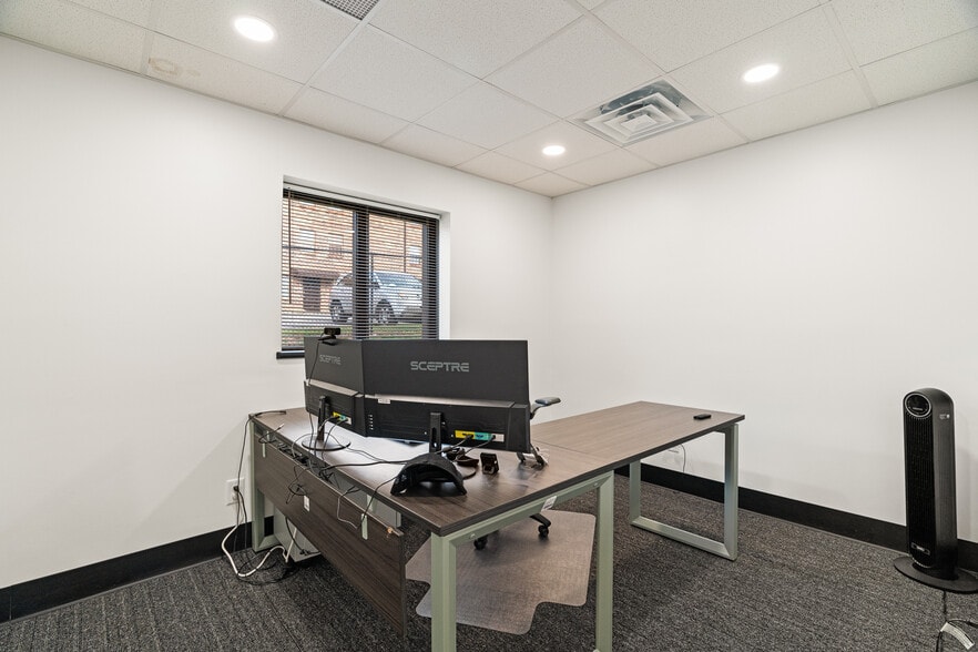 More Photos Of 4440 Walker Blvd, Knoxville Flex For Sale