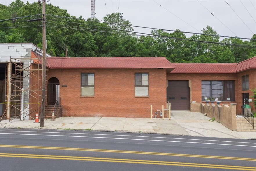 Primary Photo Of 5091 Umbria St, Philadelphia Freestanding For Lease