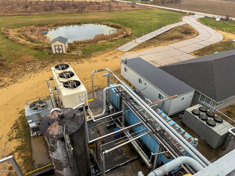 More Photos Of 5640 44th Ave S, Clinton Office For Sale