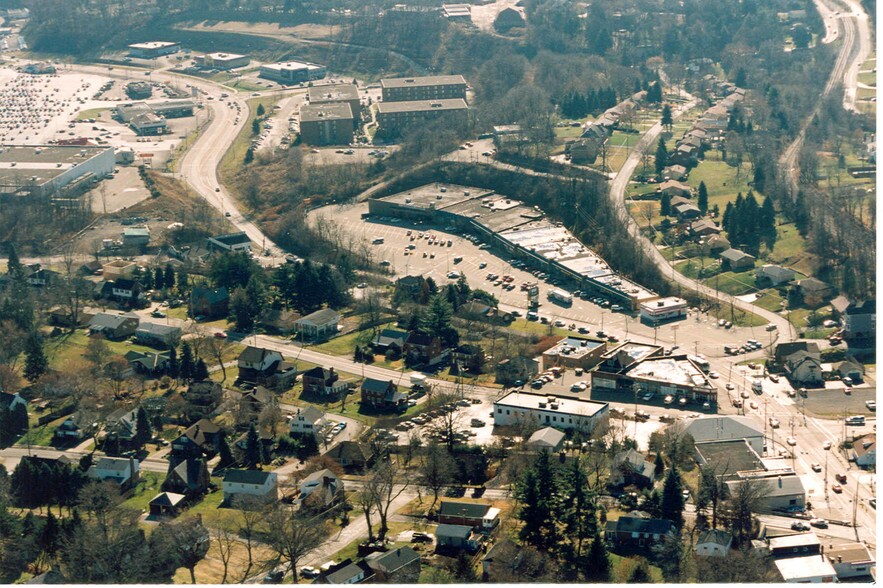 More Photos Of 4950-5002 Library Rd, Bethel Park General Retail For Lease