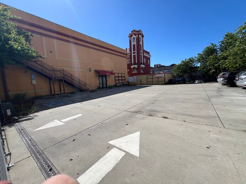 More Photos Of 251-273 9th St, Oakland Restaurant For Sale