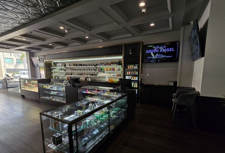 More Photos Of 14000 Ventura Blvd, Sherman Oaks Freestanding For Sale