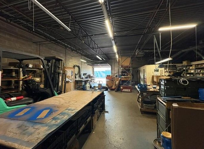 More Photos Of 73 Nancy St, West Babylon Warehouse For Lease