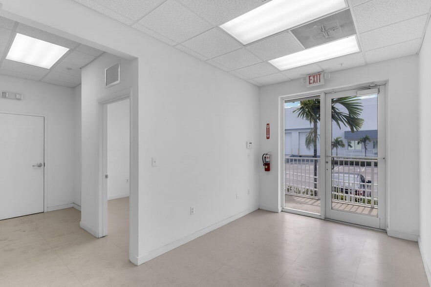 More Photos Of 7900-7930 NW 71st St, Miami Warehouse For Lease