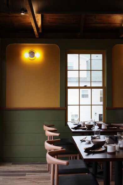 More Photos Of 205 Thames St, Bristol Restaurant For Lease