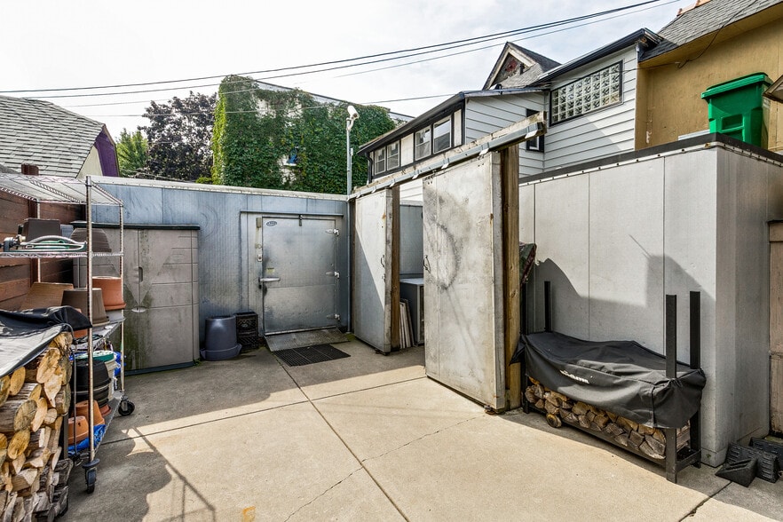 More Photos Of 3401-3405 S Lyndale Ave, Minneapolis Storefront Retail Residential For Sale