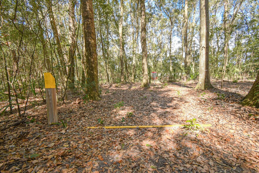 More Photos Of 831 Huntington Rd, Crescent City Freestanding For Sale