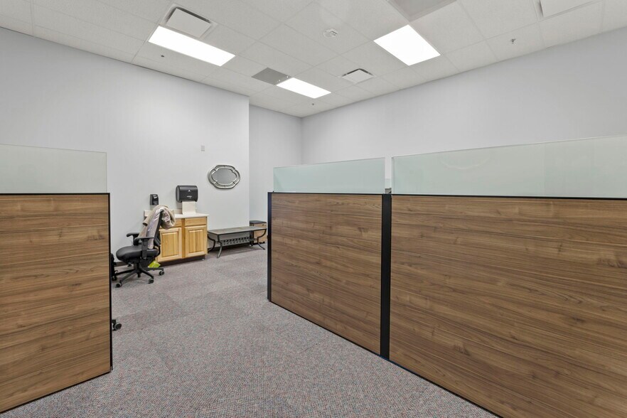 More Photos Of 6436 S Hwy 85-87, Colorado Springs General Retail For Sale