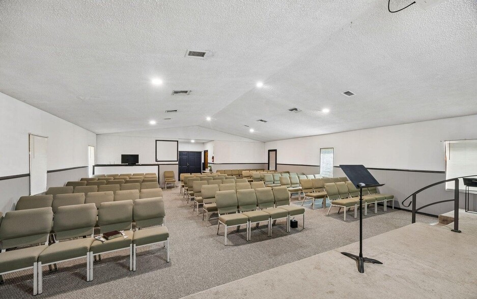More Photos Of 101 Sesame St, Palatka Religious Facility For Sale