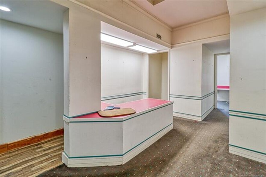 More Photos Of 111-117 S Main St, Eufaula Office For Sale