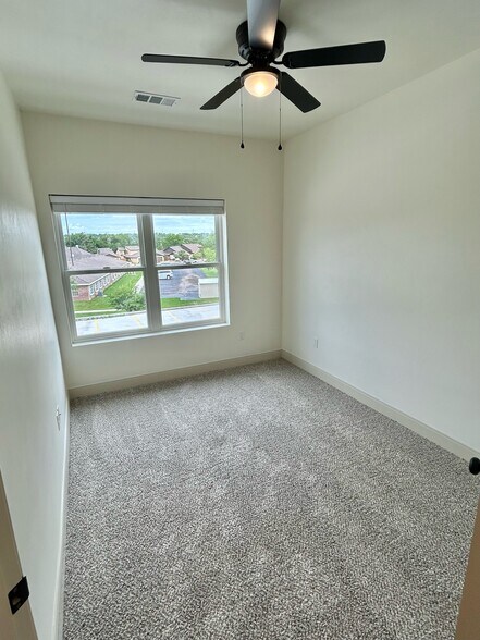 More Photos Of 2 S Hunsley Hills Blvd, Canyon Apartments For Sale