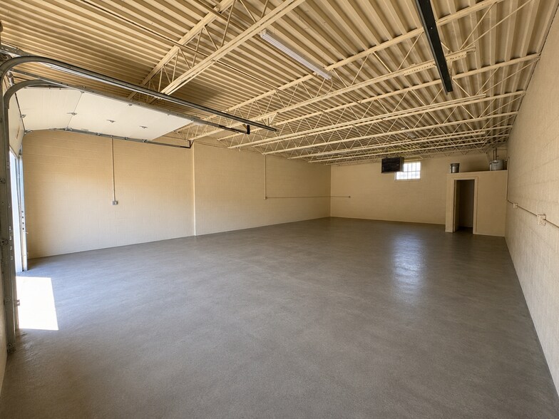 More Photos Of 32 Allen Blvd, Farmingdale Warehouse For Lease