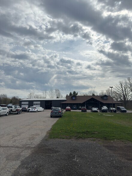 Primary Photo Of 3549 Lapeer Rd, Metamora Auto Dealership For Lease