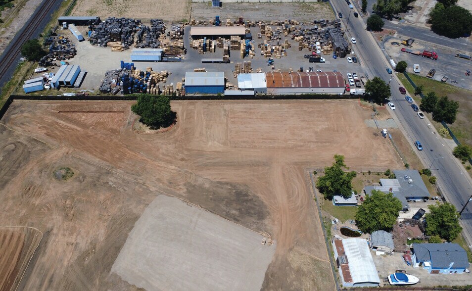 More Photos Of 3280 Ramona Ave, Sacramento Manufacturing For Lease