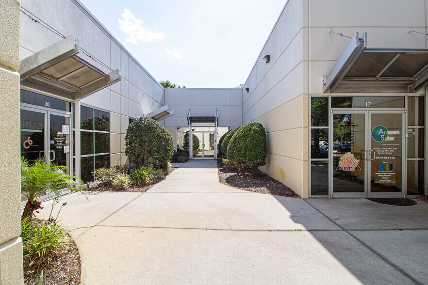 More Photos Of 8810 Commodity Cir, Orlando Showroom For Lease