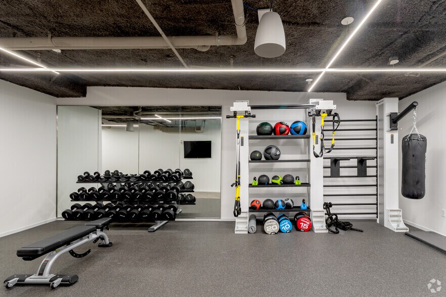 More Photos Of 1919-1921 Gallows Rd, Vienna Unknown For Sale