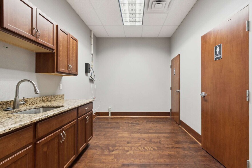 More Photos Of 1404 N Ronald Reagan Blvd, Longwood Unknown For Lease