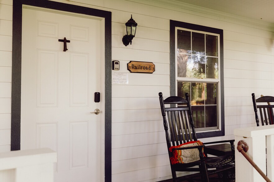 More Photos Of 215 E French Ave, Orange City Hospitality For Sale