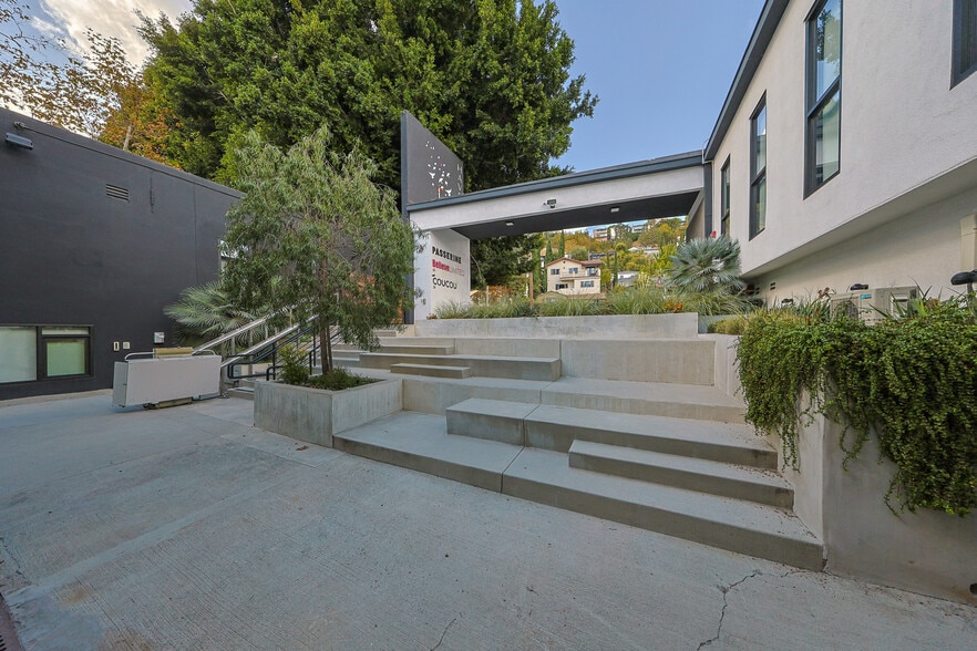 More Photos Of 2400-2410 Hyperion Ave, Los Angeles Loft Creative Space For Lease