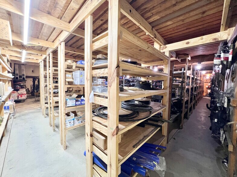 More Photos Of 11660 Highway 96, Millport Auto Repair For Lease