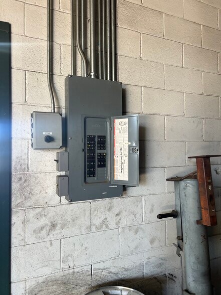 More Photos Of 1040 High St, Atwater Auto Repair For Lease