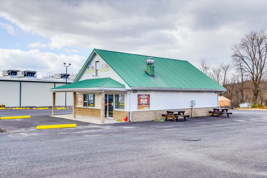 More Photos Of 702 Industrial Blvd, Latrobe Freestanding For Sale