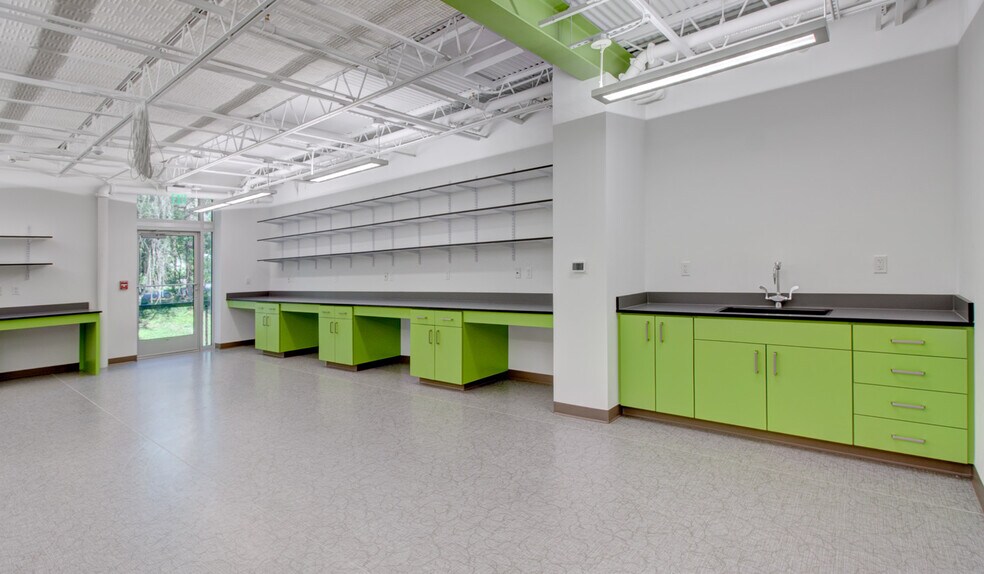 More Photos Of 1050 NW 8th Ave, Gainesville Unknown For Lease