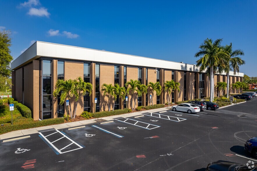 More Photos Of 9500 Koger Blvd N, Saint Petersburg Unknown For Lease